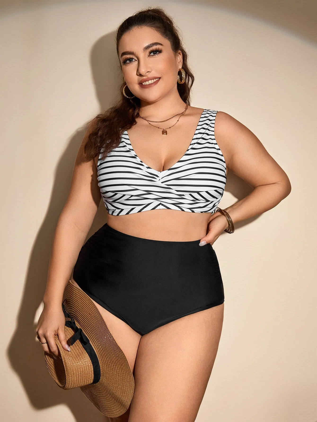 Biquíni Petra Hot Pant Plus Size