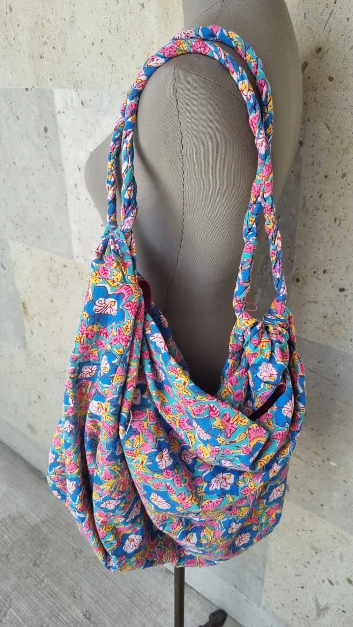 Bolsa trenzada flor azul