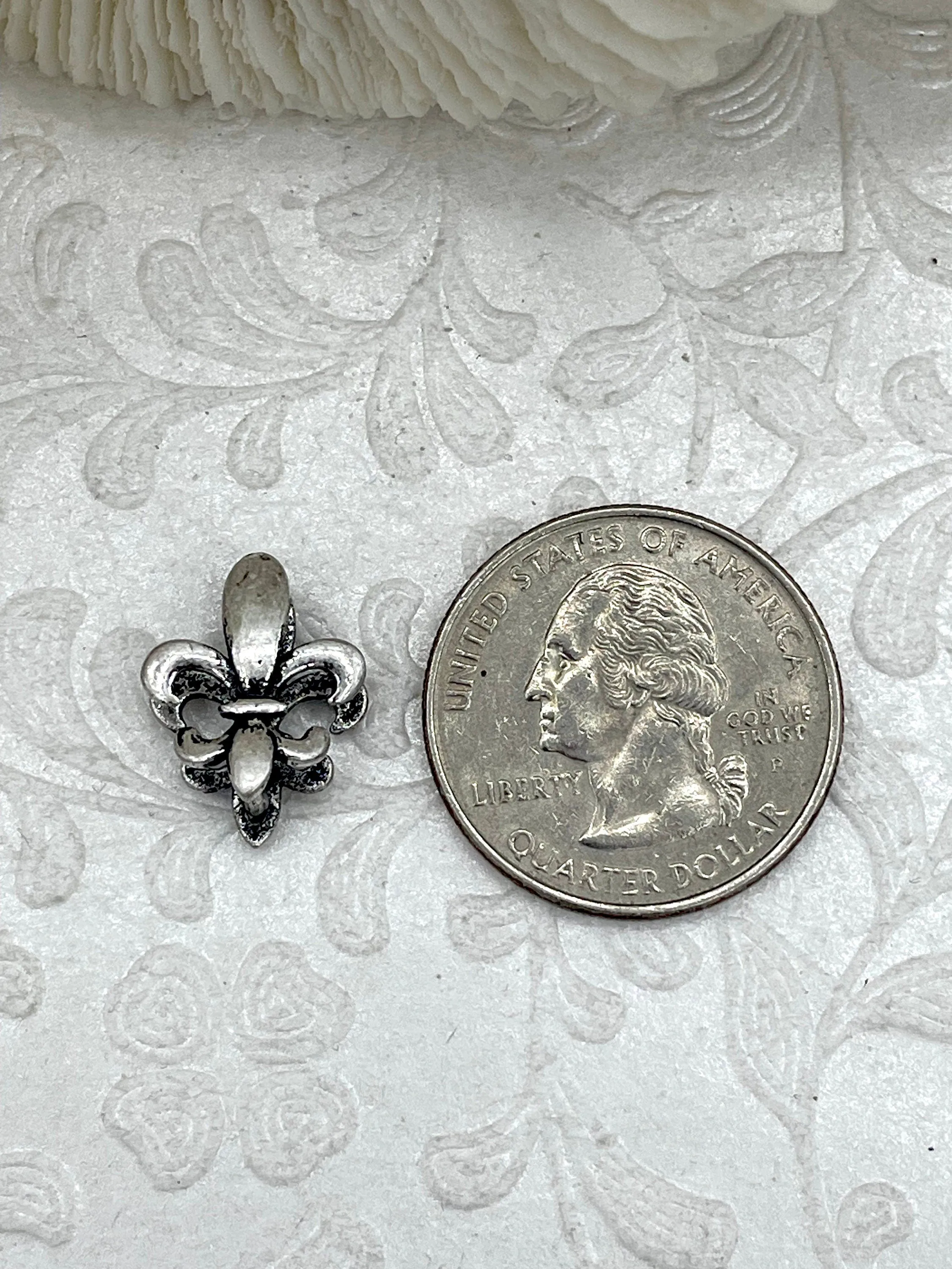 Brass Fleur De Lis Bale, Snap Bale, 8 finishes, Fleur De Lis Necklace Building Extender, 17mm x 13mm, Charm Holder, Fast Ship