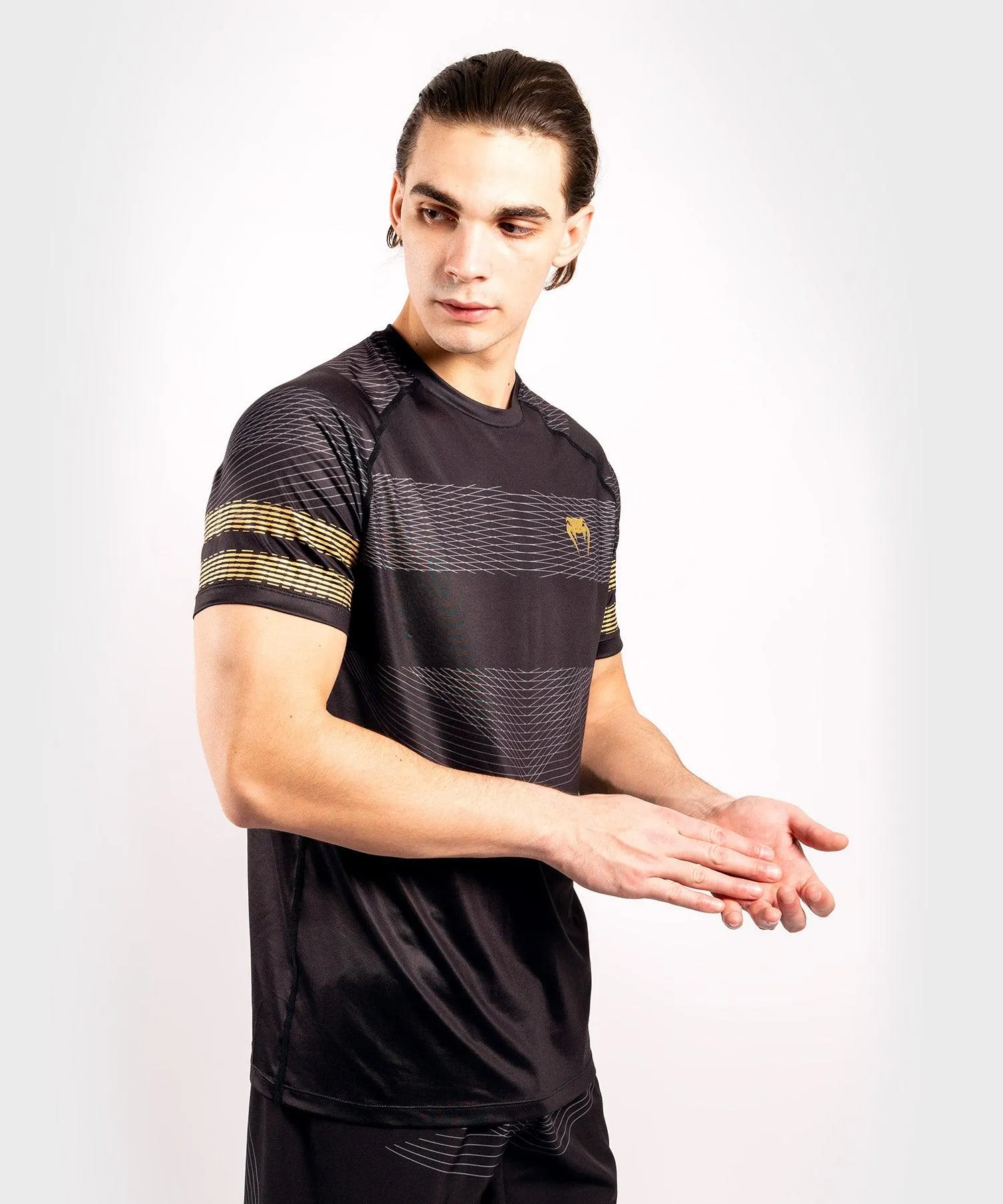 Camiseta Venum Club 182 Dry Tech - Negro/Oro