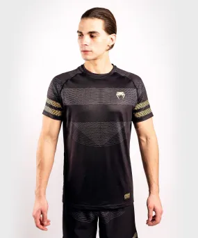 Camiseta Venum Club 182 Dry Tech - Negro/Oro