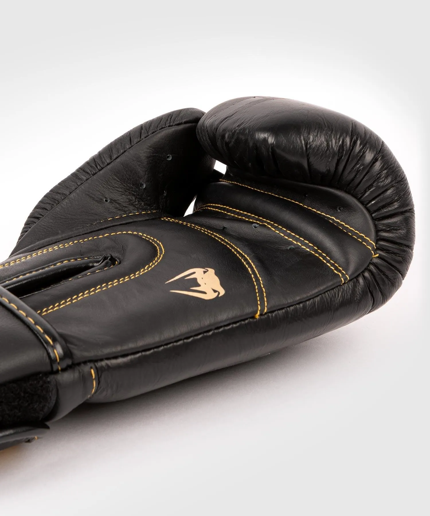 Guantes de Boxeo profesional Venum Shield – Velcro - Negro/Negro-Oro