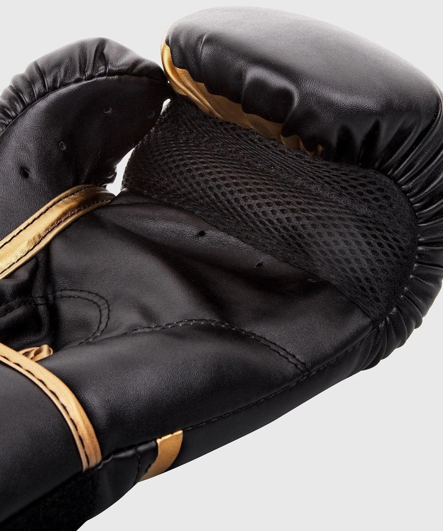 Guantes de Boxeo Venum Challenger 2.0 - Negro/Oro