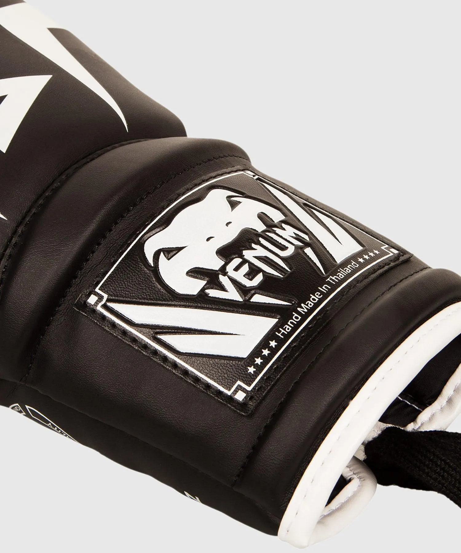 Guantes de Boxeo Venum Elite - Con cordones - Negro/Blanco