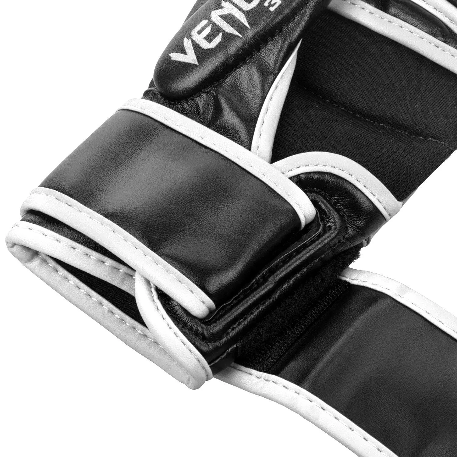 Guantes de Enfrentamiento Venum Challenger 3.0 - Negro/Blanco