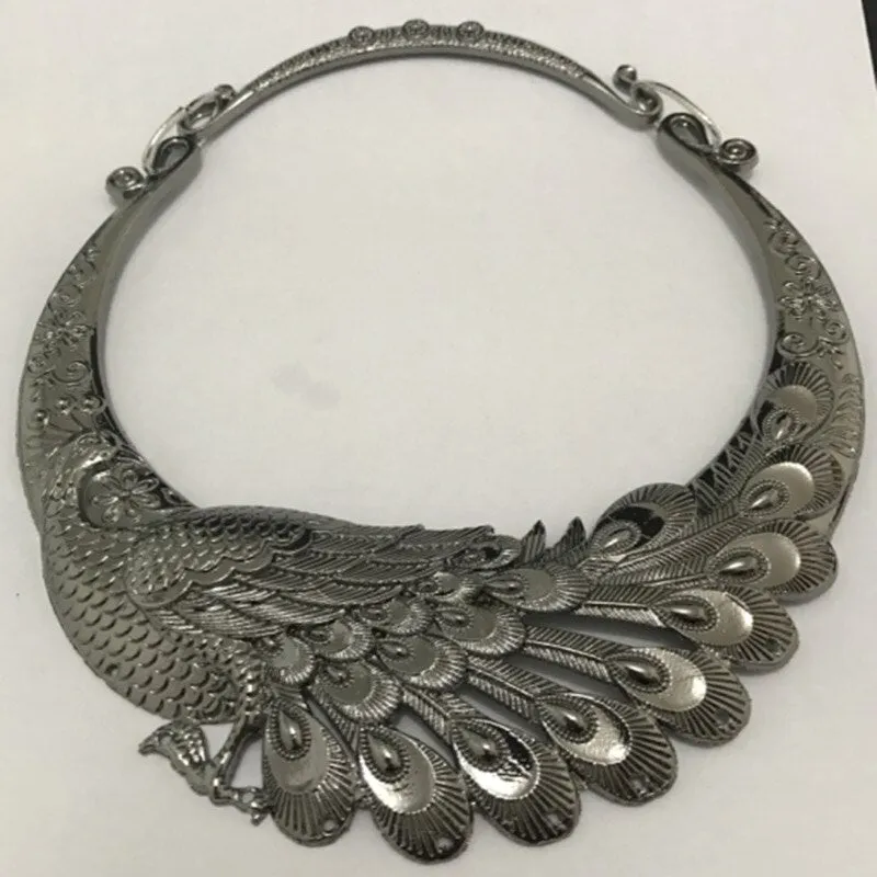 Mujer Collar pavo real