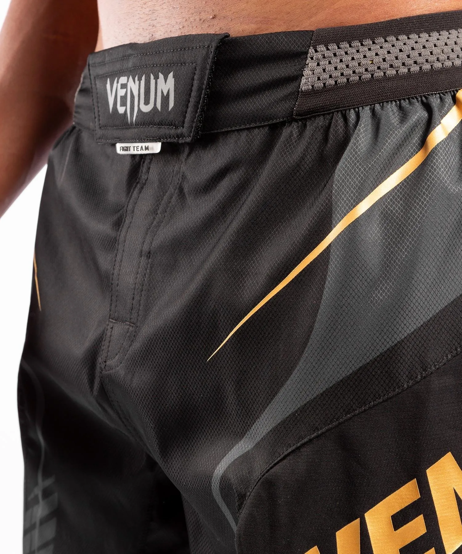 Pantalones cortos de combate Venum Athletics - Negro/Dorado