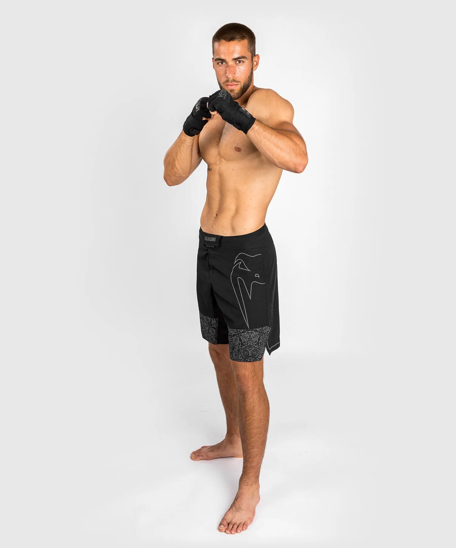 Pantalones cortos de lucha reflectante LIGHT 4.0 Venum - Negro/Negro