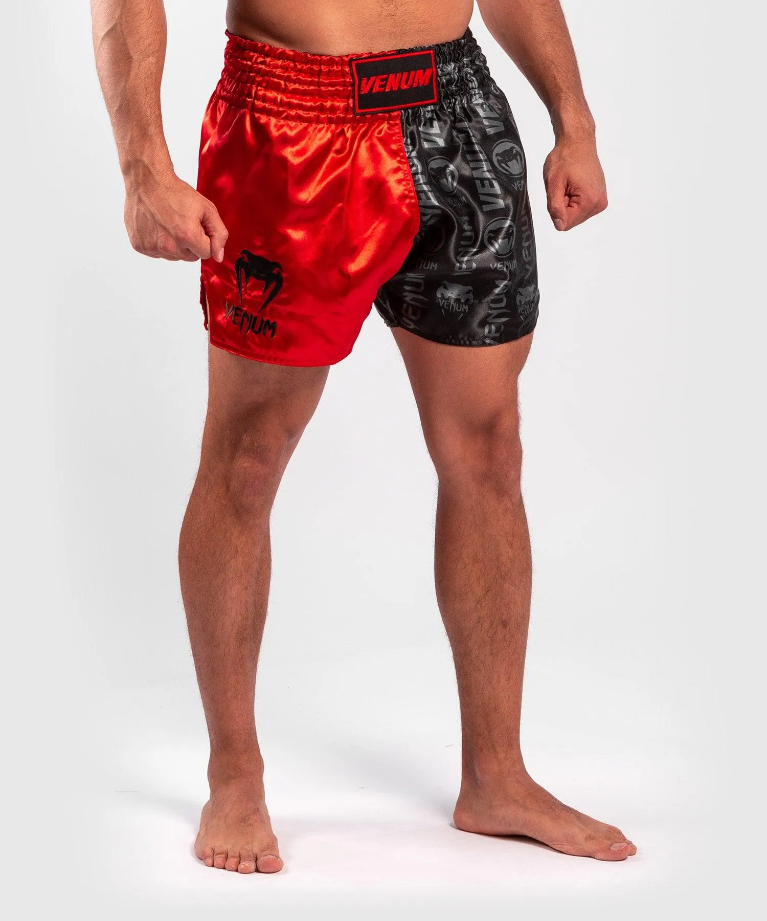 Pantalones cortos Venum Logos Muay Thai - Negro/Rojo