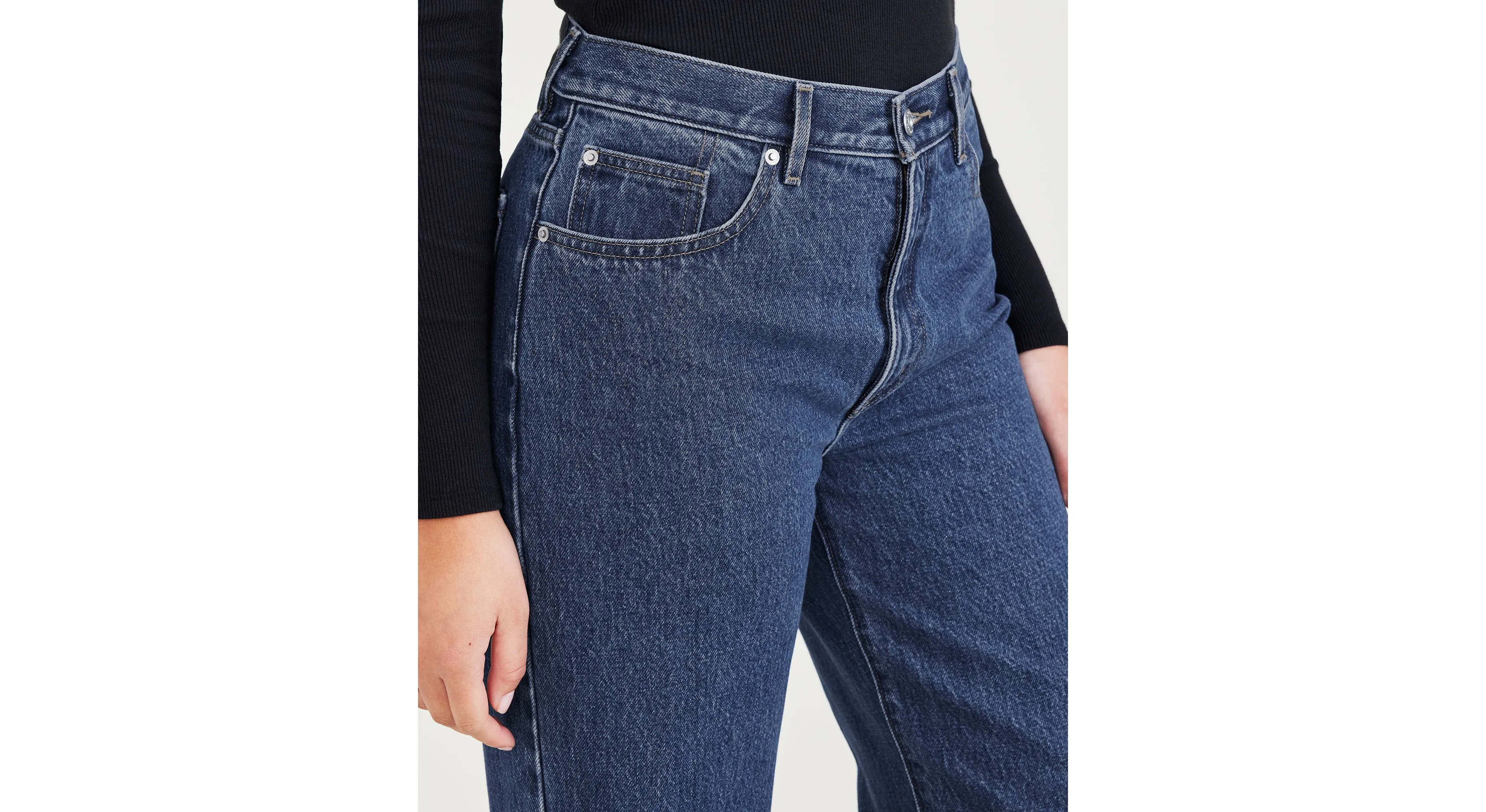 Women's Relaxed Fit Mid-Rise Jeans